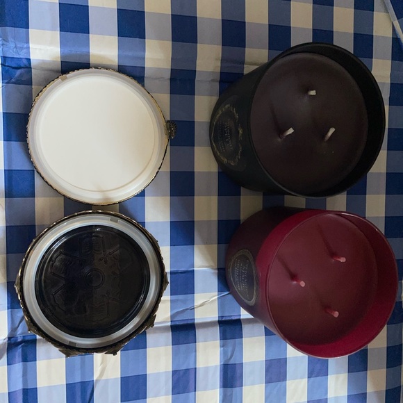 Bath and Bodyworks, Midnight spell, everlasting magic candle 3 wick candle - Picture 5 of 8